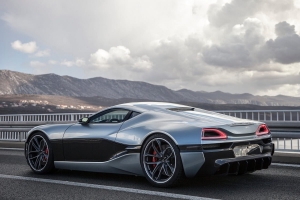 Rimac Concept One 0~100km/h 2.6秒的純電加速感覺如何？看了就知道！