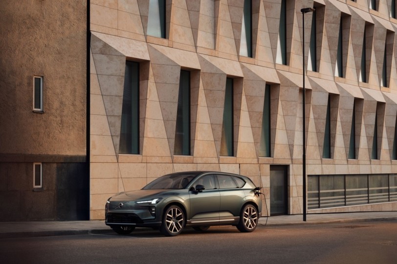 Volvo EX60與EX60 Cross Country開創豪華中型電動休旅新巔峰