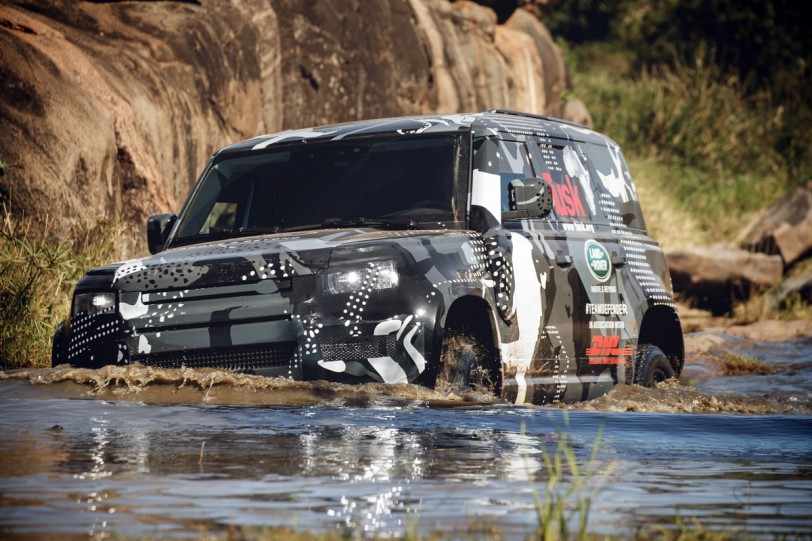 Land Rover新世代Defender測試車與「獅」同行，支持非洲獅保護計劃！