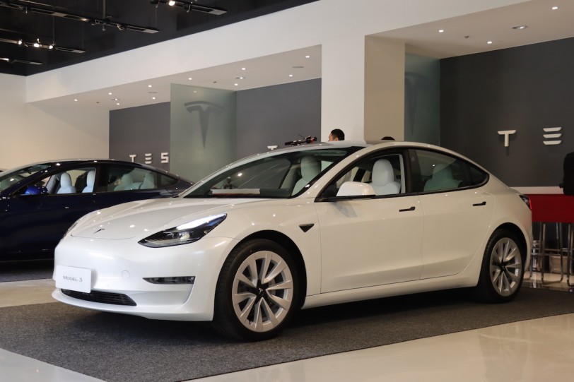 Tesla 台灣今日首次開放 Model 3 白色內裝官網選配