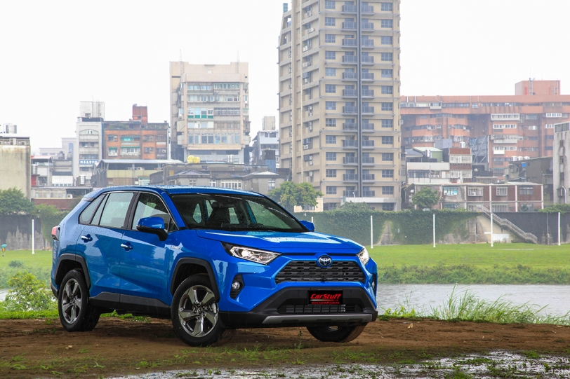 駕馭上質油電休旅不需高昂代價，2019 Toyota RAV4 2.5 Hybrid 旗艦版