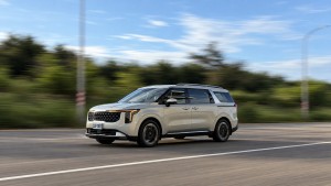 兩家人的漫遊頭等艙！KIA Carnival極致八人座，從飛牛牧場到台中海洋館的公路壯遊