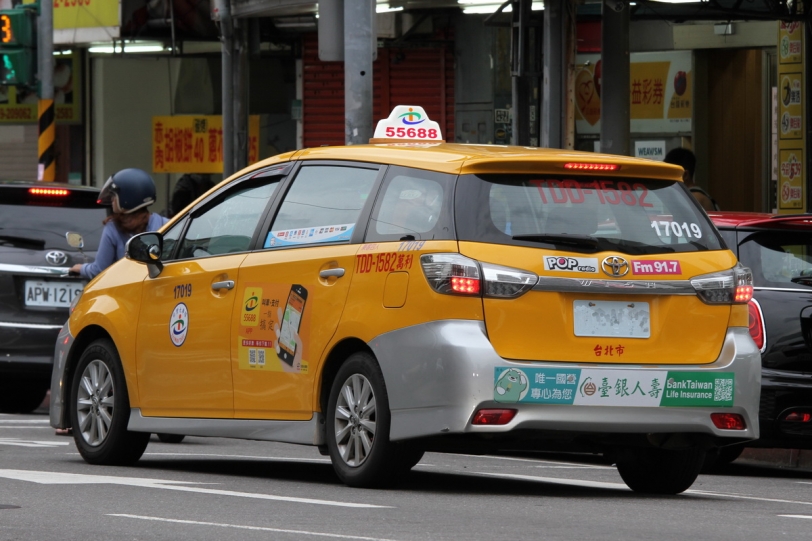 9/1起計程車車型放寬！四門以上轎式、旅行式或廂式小客車皆可當小黃