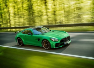 是綠油精？還是綠惡魔？Mercedes AMG GT R終於登場！