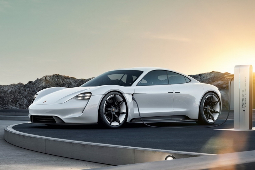 新台幣8萬8搶先入主！Porsche全新純電跑車Taycan 預購專案啟動