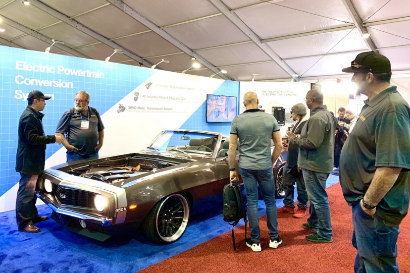 行競科技 XING Mobility 驚艷美國改裝車展SEMA Show 高性能純電動力植入經典雪佛蘭Camaro肌肉車