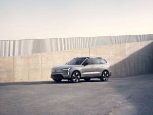 純電旗艦為家庭而生，Volvo EX90預售正式啟動，首波接單299萬元起