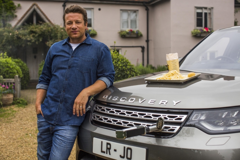 Land Rover與知名廚師Jamie Oliver合作 讓世人看看甚麼是高檔的「移動廚房」(內有影片)