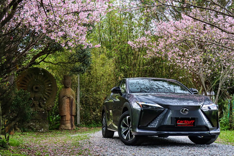 在亂世中站穩腳步，2023 Lexus RZ450e DIRECT4