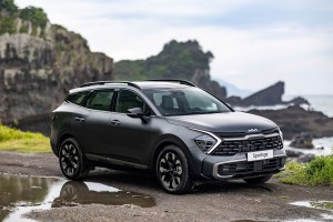 Kia榮登1-9月非豪華進口電動車銷售冠軍, 商用車卡旺搶先突破年度歷史新高! Sportage全新25年式前瞻登場!