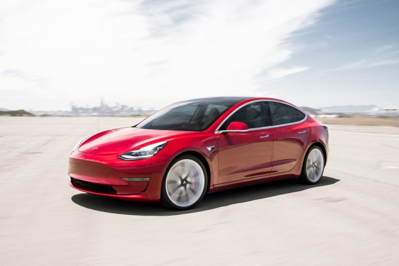 新北首座 Tesla Center 新莊服務中心試營運開跑 推出限時車主推薦計畫 享 FSD 三個月使用權