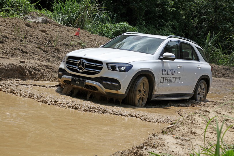 肌肉紳士多了更多科技與豪奢，Mercedes-Benz GLE300d/350d 4MATIC 台中淺嚐試駕