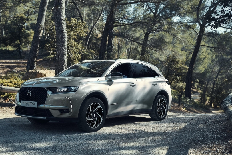 品牌首款 PHEV 車型，DS 7 Crossback E-Tense 旗艦巴黎車展發表