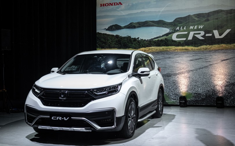 Honda CR-V 堅強實力超越群倫，以 16,300 台榮獲 2020 國產 SUV 年度銷售冠軍！