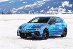 Volkswagen首次靜態與動態展示新款Golf R偽裝車