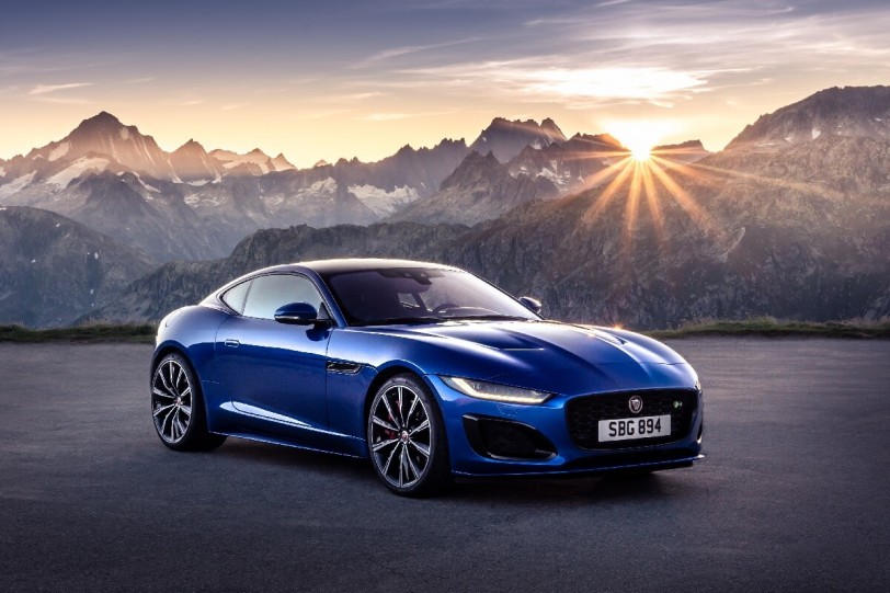 Jaguar小改款F-Type亮相 新增「入門款」V8動力車型(內有影片)