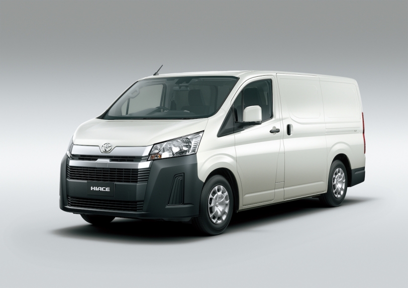 預售價 105.9萬/107.9萬二規格先行販售，Toyota Hiace 商用三座版開始於 Hino 通路預接單