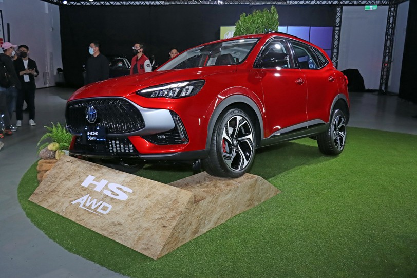 單一規格 106.9 萬，MG HS 2.0T AWD 追加發售、今年底之前推出全新級距車款或為 ZS！