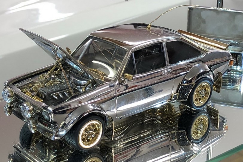 金、銀、鑽石手工打造，堪稱史上最貴1：25的Ford Escort Mk2模型車