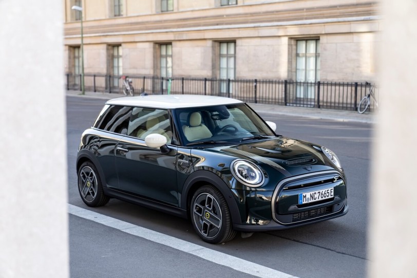 傳統與未來的「堅決」相遇：MINI Cooper SE Resolute Edition