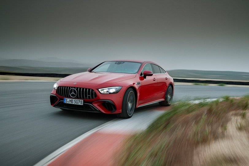 零百加速2.9秒！Mercedes-AMG首款插電式油電混合車型GT 63 S E PERFORMANCE亮相(深度介紹，內文多)