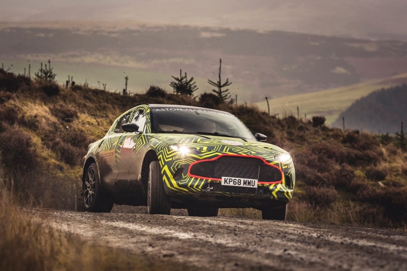 越野戰力加注！Aston Martin DBX開始進行測試(內有影片)
