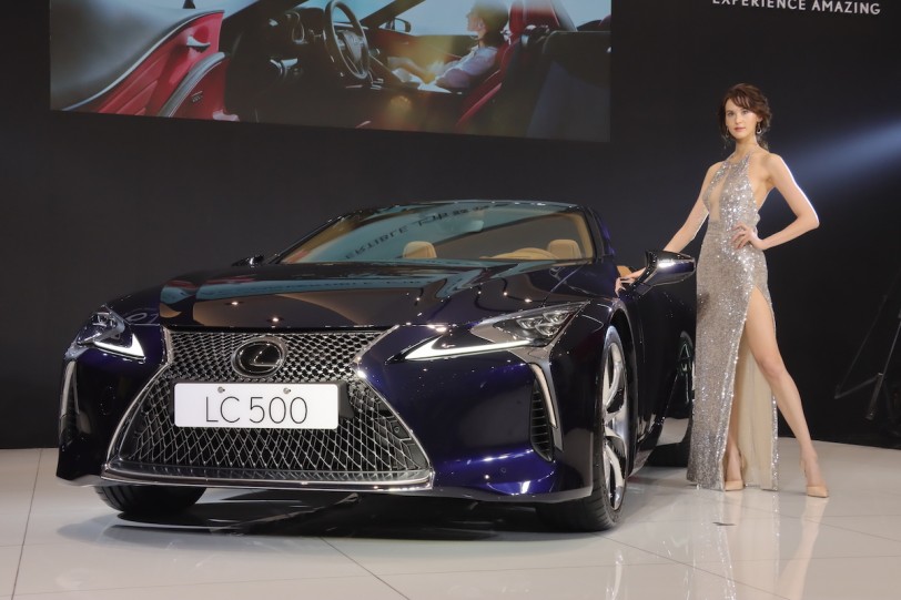 單一規格 588 萬、Limited Edition 620 萬，御風而行絕美敞篷 Lexus LC500 Convertible 正式發表