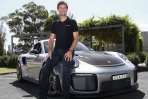 沒有參賽也能宣傳!Mark Webber駕著Porsche 911 GT2 RS現身F1澳洲站