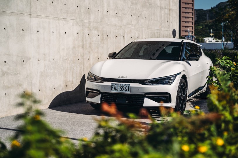 Kia以1,095台佳績創2月史上最高銷售紀錄、榮登非豪華純進口品牌銷售冠軍  限時入主EV6享五年0元盡情駕馭專案