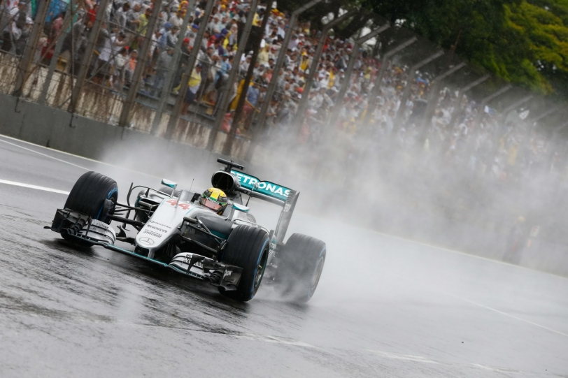 滂沱大雨不減銀箭威力，Mercedes AMG Petronas巴西站豪奪冠亞軍