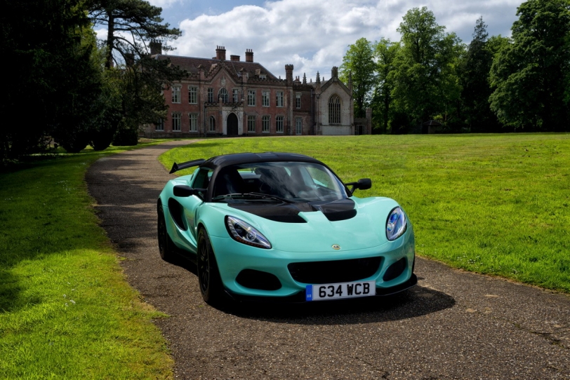 從賽道駛向公路，Lotus Elise Cup 250更輕更強悍