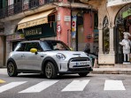 全新MINI ELECTRIC純電掀背 預售價155萬元起 即刻預訂純電駕馭樂趣!