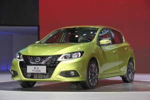 Nissan Tiida小改款北京車展搶先看！V- Sharp變臉更有型