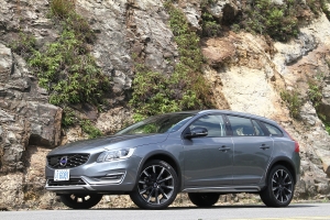 Volvo V60 Cross Country 城市與荒野無所不去