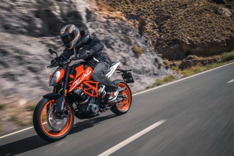 個性十足 狂野競速，2017 KTM 390 DUKE、RC 390 改款上市