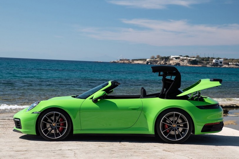 Porsche 911 Cabriolet創新輕質車頂，兼具雙門轎跑車的特性
