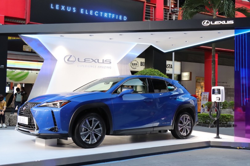 豪華電能之旅由此開始，Lexus UX300e 純電 SUV 169.9 萬正式在台發表！