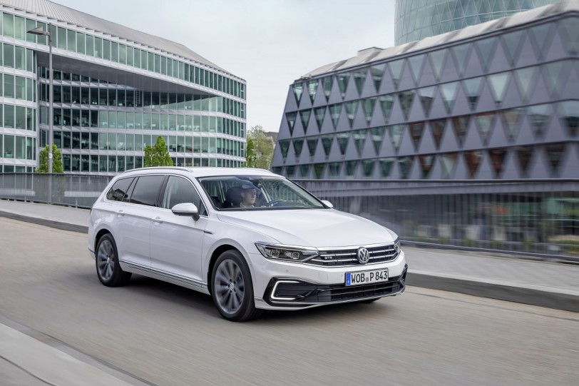 Volkswagen新款Passat GTE電容加大31%、純電行駛里程最多達56km