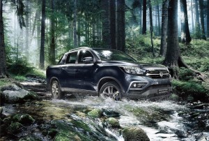 推出冬季防疫安心到府試乘,指定車款送SAMSUNG三星50吋4K電視,試乘SsangYong 再抽iPhone 12