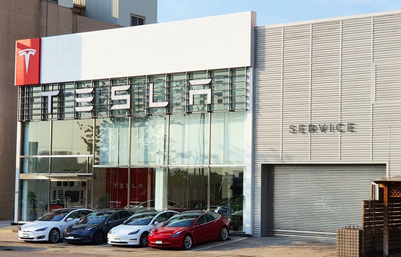 全新 Tesla Center 台中服務體驗中心正式開幕  展示中心首發營運 服務中心將於 10 月上線