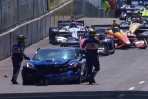這樣太危險!GM執行副總Mark Reuss駕前導車Chevrolet Corvette ZR1撞車