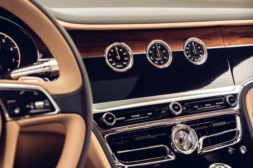Bentley創新的旋轉螢幕榮獲法國汽車大獎The Automobile Awards年度儀錶板獎