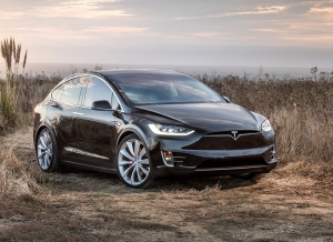 Tesla為改善自動駕駛功能 與Bosch、Mobileye合作
