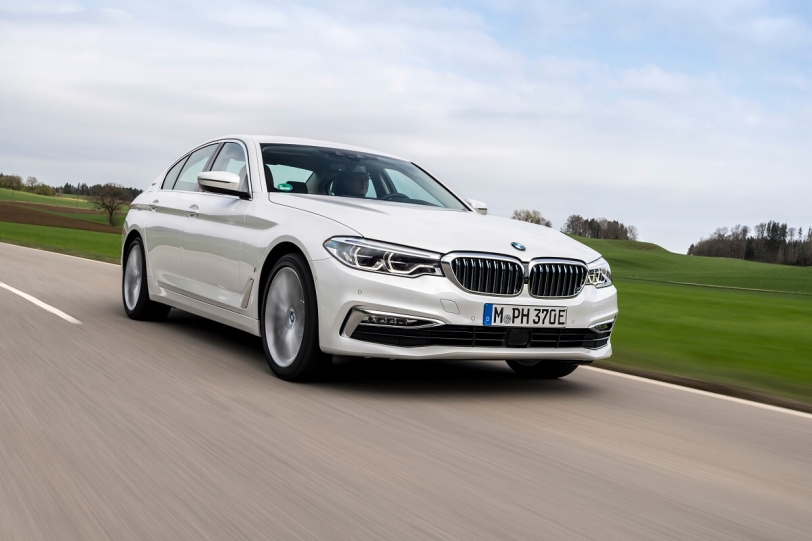 BMW正式推出「車」用無線充電裝置(內有影片)