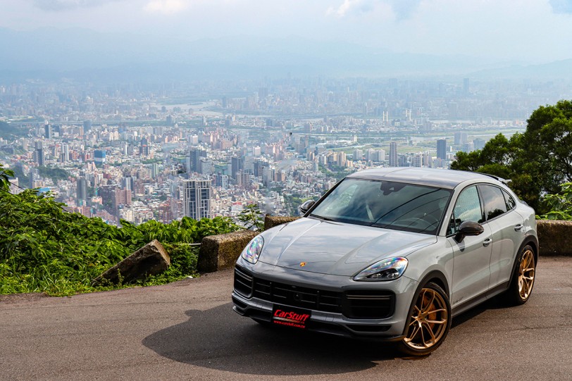 帶著全家體驗風馳電掣快感,2022 Porsche Cayenne Turbo GT