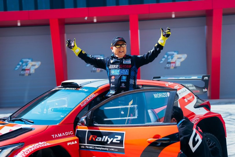 豐田章男會長化身 MORIZO 驚喜現身台灣 TOYOTA GR GARAGE 開幕式，攜手車隊迎來 ROOKIE Racing 首間海外合作據點