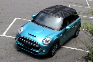 Mini Cooper S Cabrio打開心胸打開蓬 一起耍浪漫吧！