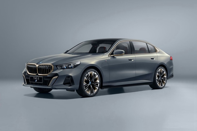 BMW推出中國市場專屬的長軸版新世代5 Series，後座配置劇院螢幕並有專屬內外裝飾