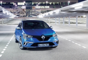 Renault Megane RS 2018再掀最速前驅爭奪戰，2.0L、300hp、6MT全力備戰！