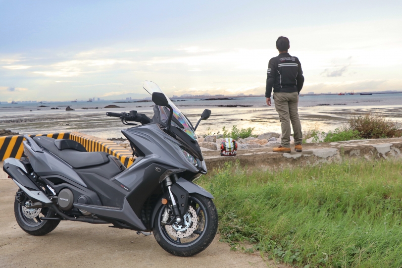 戰地風情回味再三，Kymco AK550試駕報導